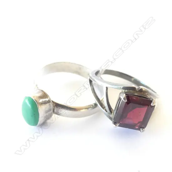 2 VINTAGE TURQUOISE AND GARNET RINGS