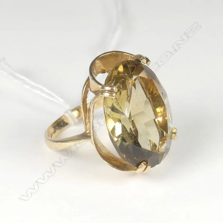9CT CITRINE RING CHIP TO STONE Image 1++