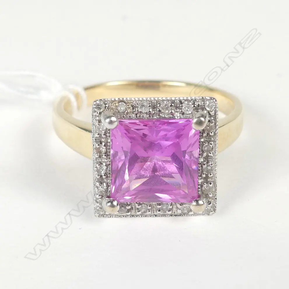 9CT GOLD PINK STONE & DIAMOND RING Image 1++
