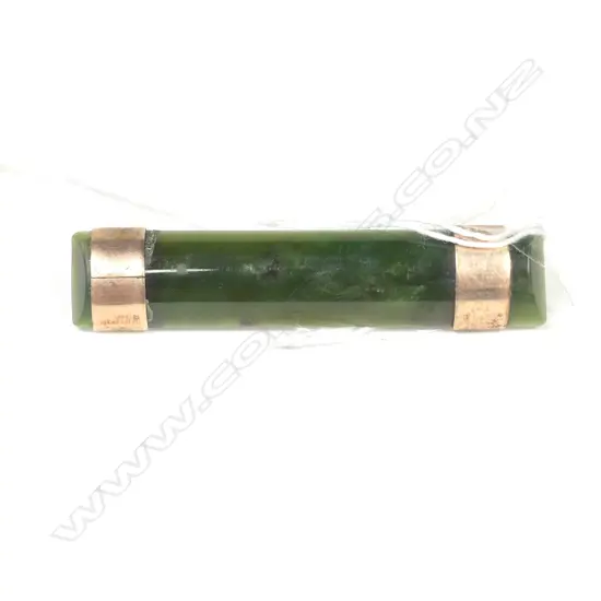C1900 9ct & GREENSTONE BAR BROOCH