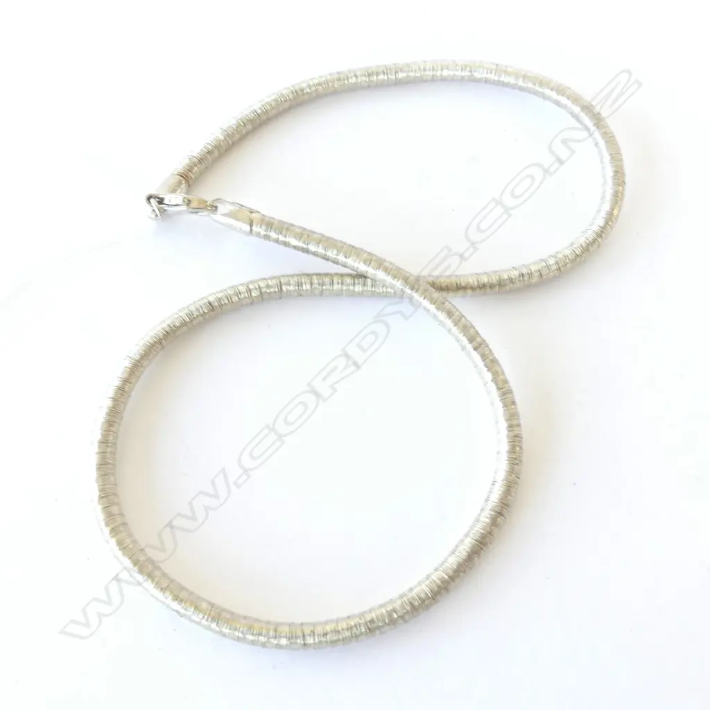 SILVER COIL NECKLACE WITH SILVER PARROT CLASP Image 1++