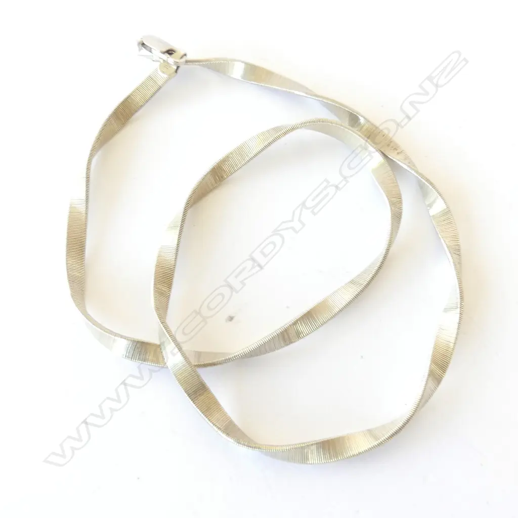 SILVER NECKLACE Image 1++