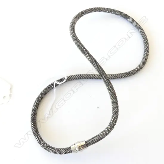 CUT STEEL BEAD NECKLACE WITH MAGNETIC CLASP