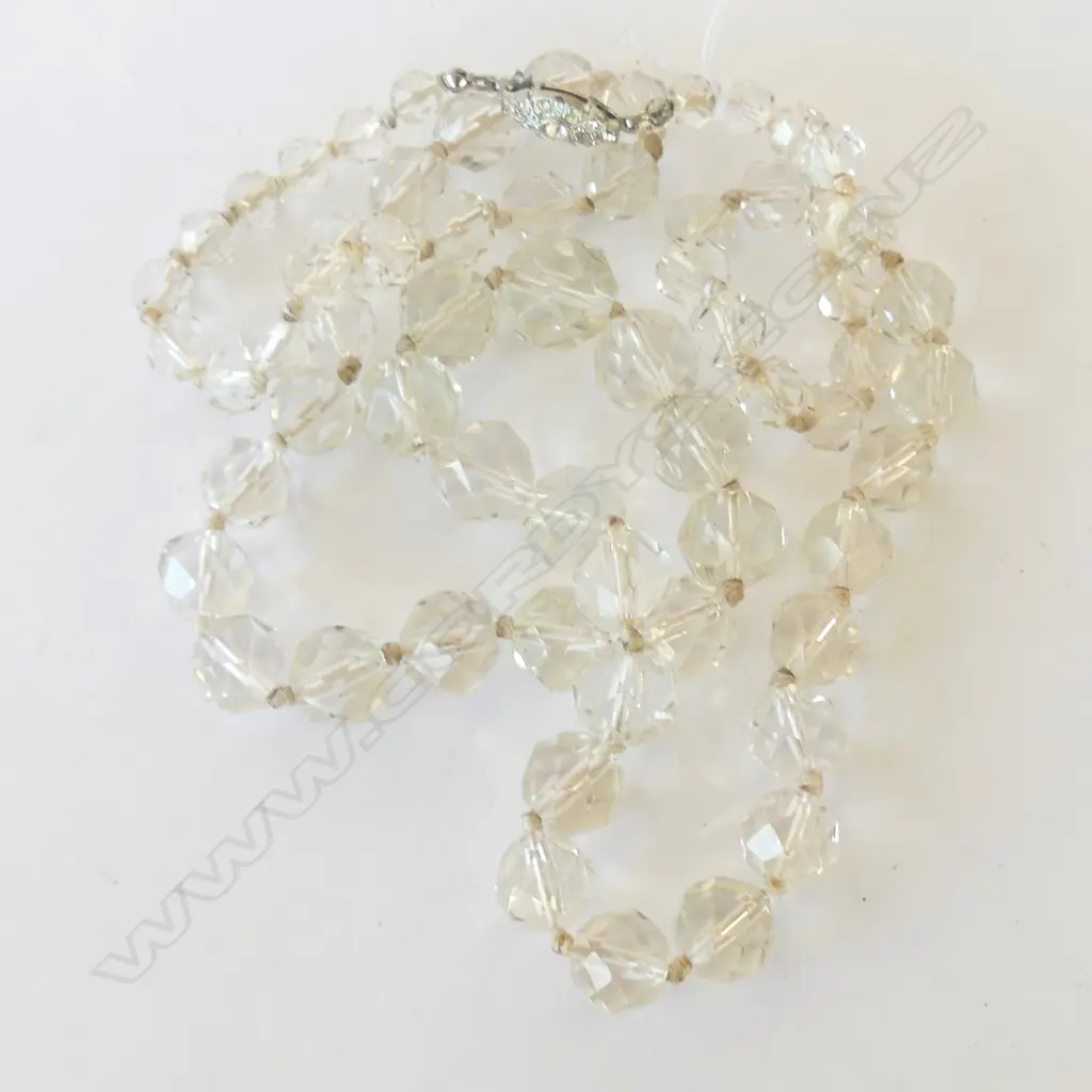 VINTAGE CRYSTAL NECKLACE Image 1++