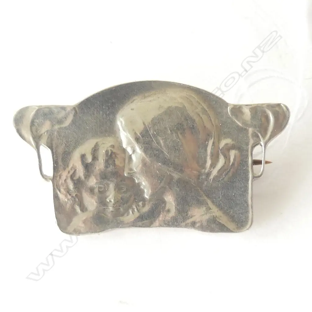 Art Nouveau .950 white metal brooch Image 1++
