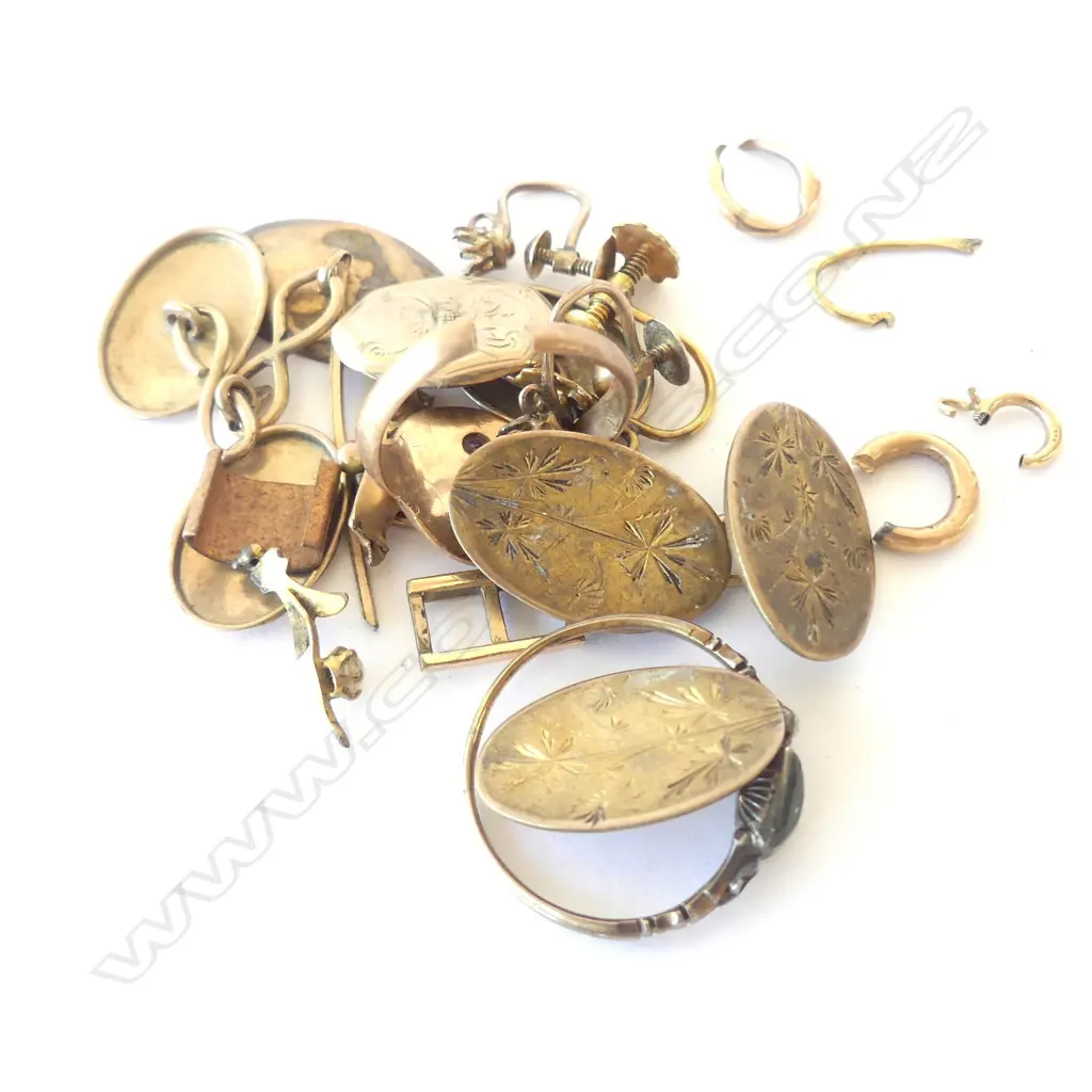 (ex#86) UNMARKED SCRAP JEWELLERY PROBABLY GOLD  13.7gm Image 1++