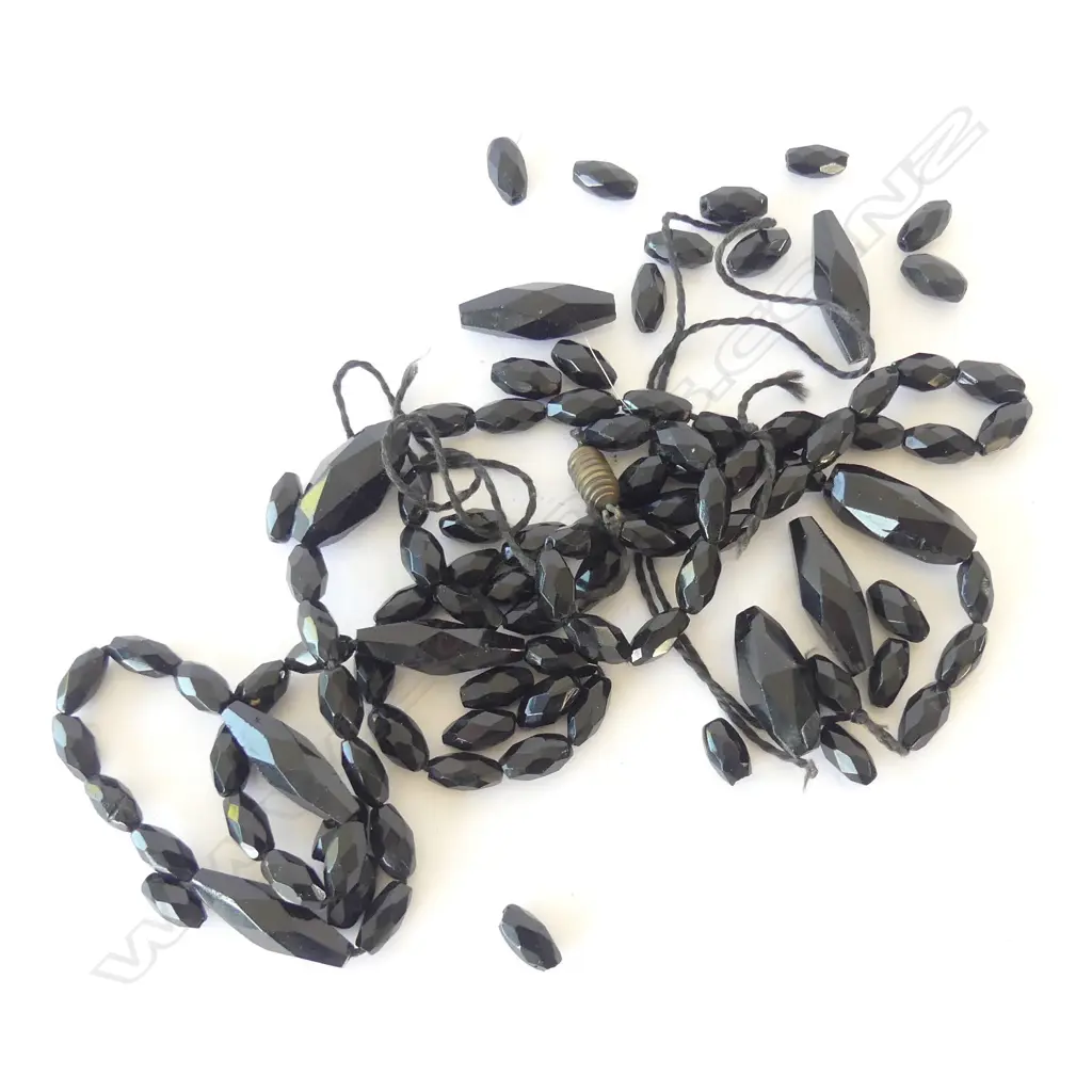 Vintage jet necklace – needs restringing Image 1++