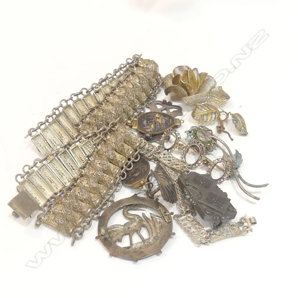 BAG SILVER & OTHER EASTERN JEWELLERY Image 1++