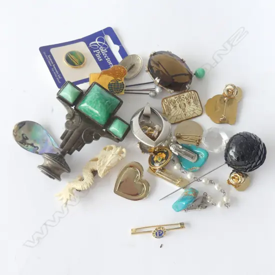 BOX OF BADGES/ART DECO STAFF TOP