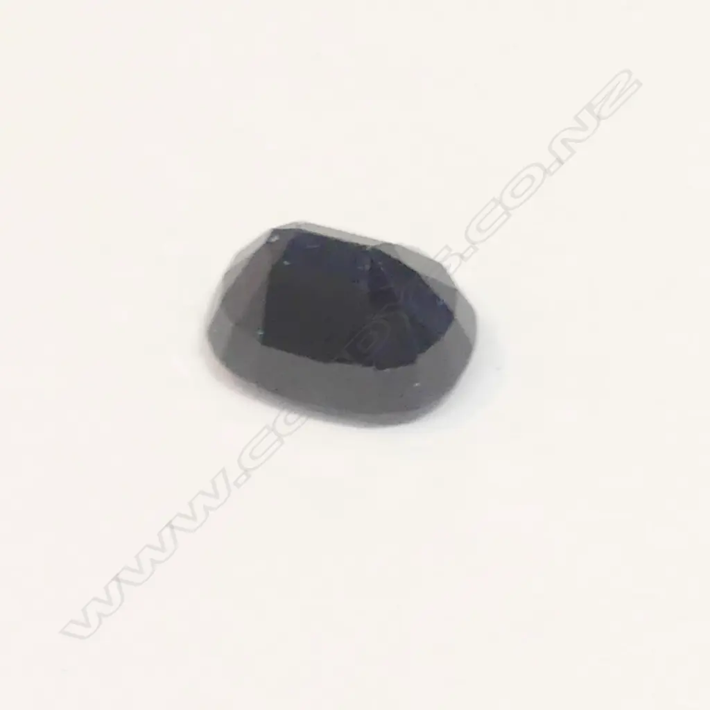 7 CT SAPPHIRE DEEP BLUE IN COLOUR Image 1++