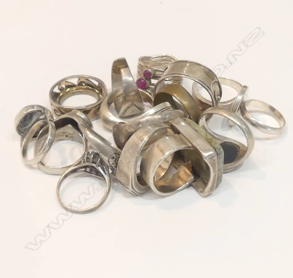 LOT ASST RINGS - STERLING ETC Image 1++