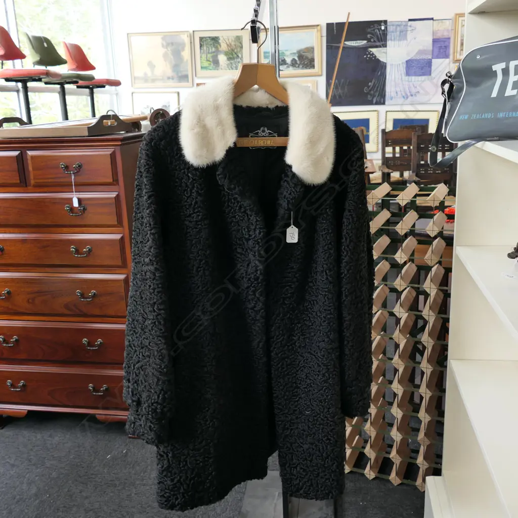 BLACK ASTAKAN COAT WITH FUR COLAR  Image 1++
