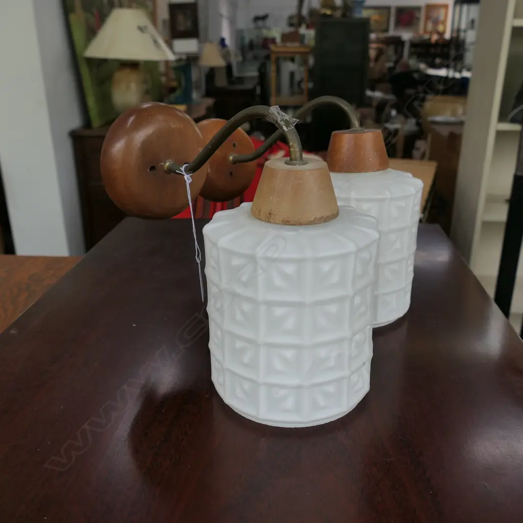 PAIR 1960S MODERNIST WALL LIGHTS  Image 1++