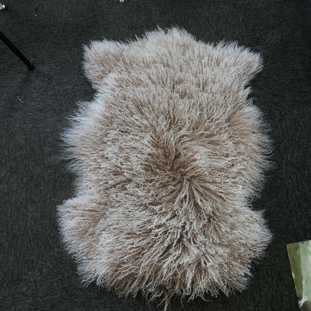 BEIGE / TAUPE TIBETAN LAMB HIDE APPROX 900MM L Image 1++