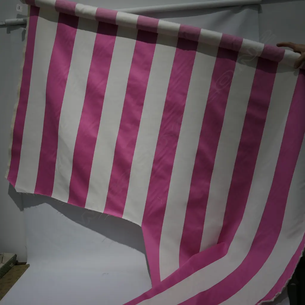 PART ROLL OF CANDY STRIPE FABRIC Image 1++