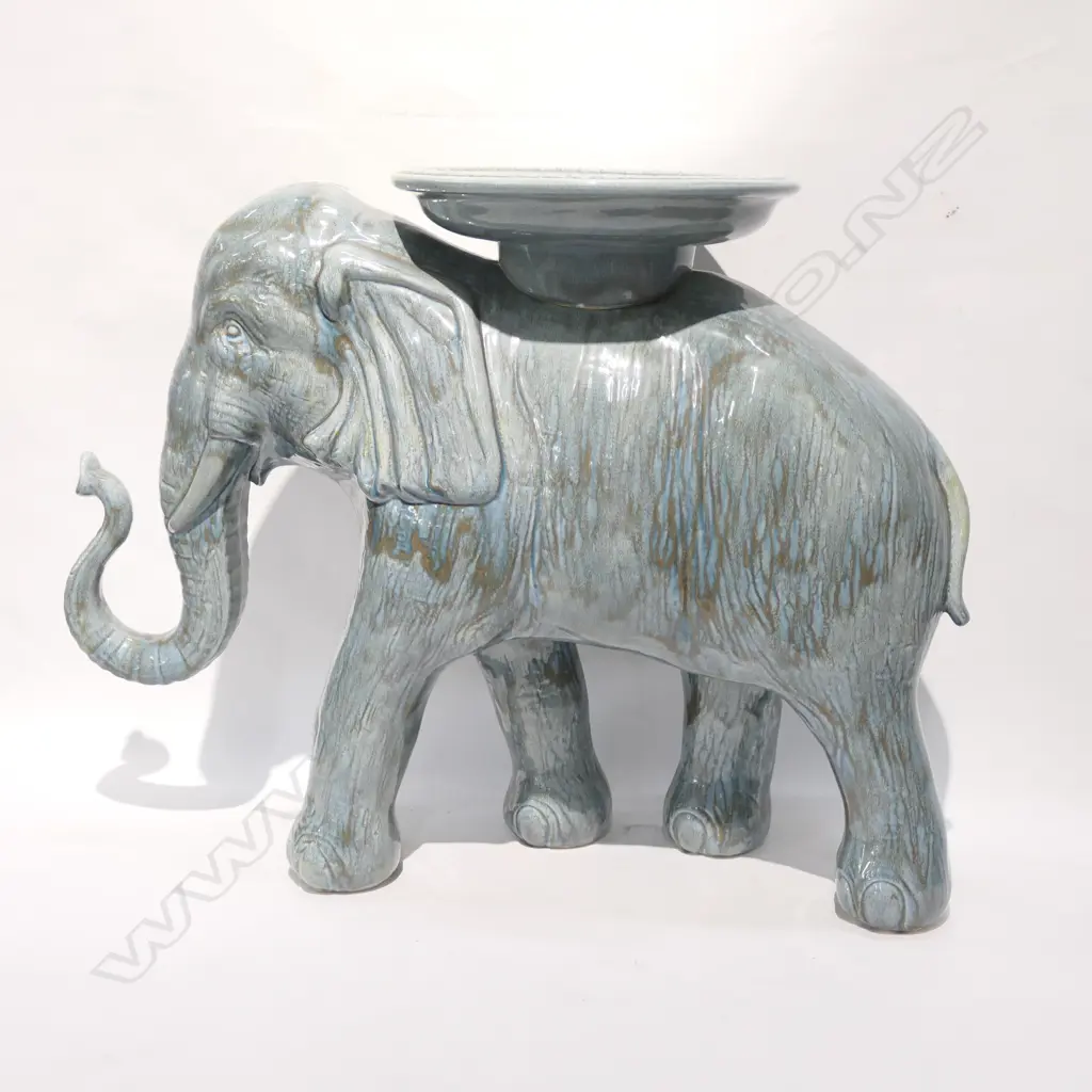 LARGE CERAMIC ELEPHANT TABLE OR BOWL BASE (AF) Image 1++