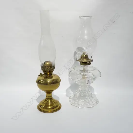 2 KEROSENE LAMPS 470MM H