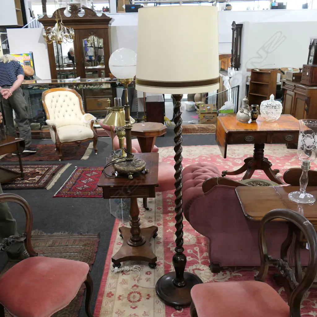 BARLEY TWIST STANDARD LAMP & SHADE Image 1++