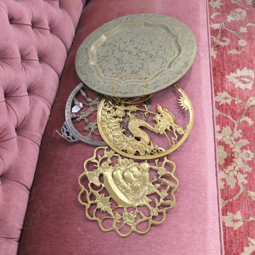 4 DECORATIVE BRASS WALL HANGINGS DECORATED W/ DRAGONS ETC LARGEST DIA. 385MM Image 1++