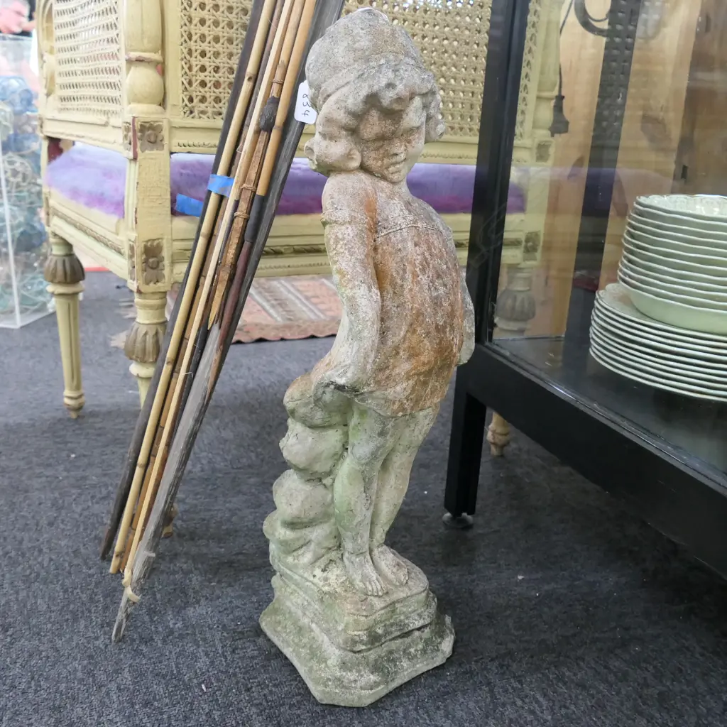 GARDEN ORNAMENT OF A YOUNG GIRL Image 1++