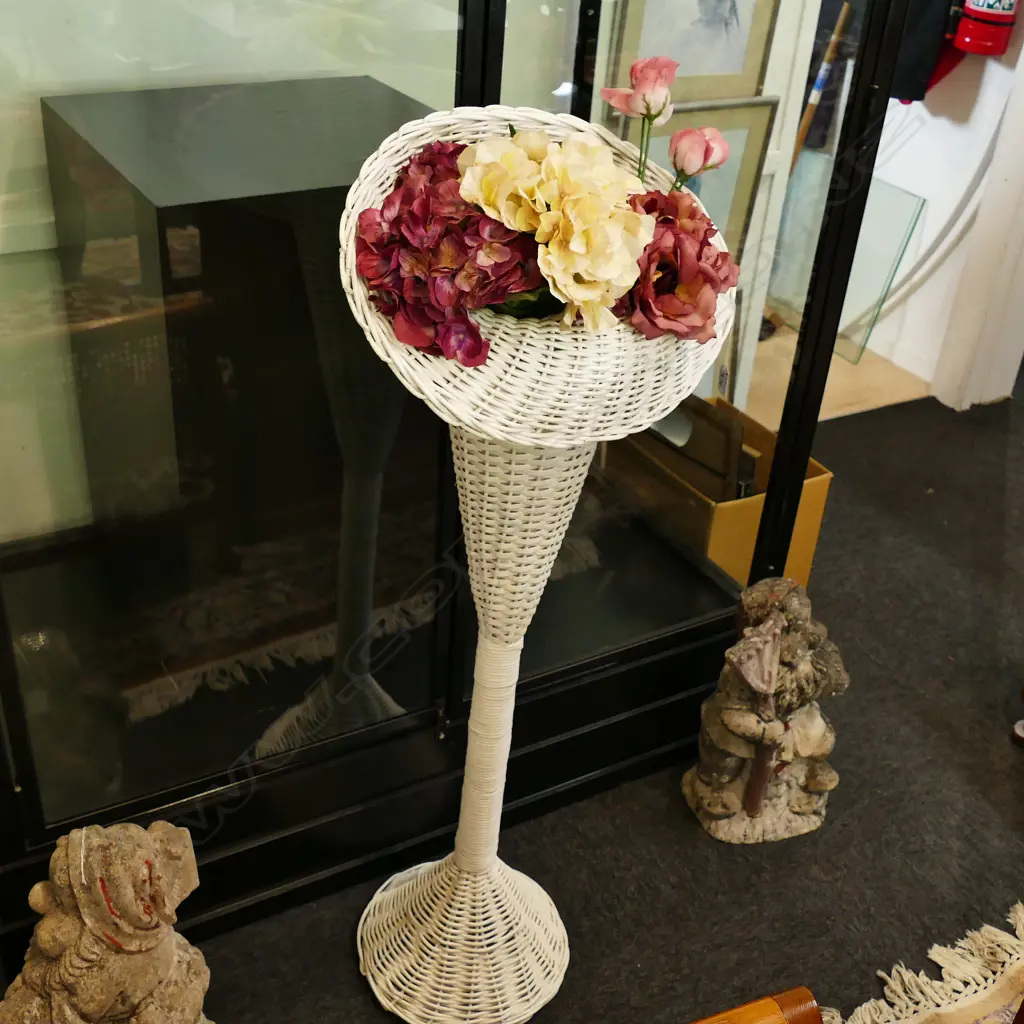 RETRO FLORAL ARRANGEMENT 1150MM H Image 1++