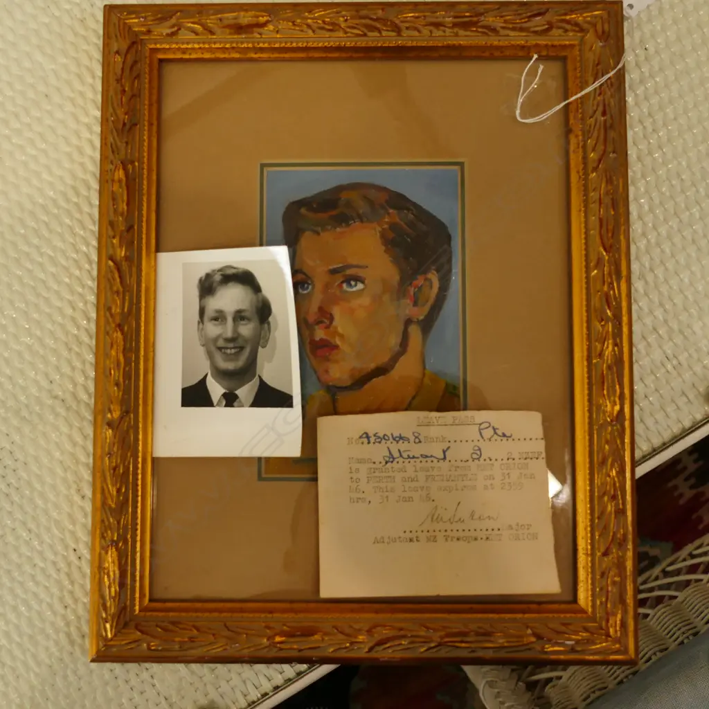 FRAMED SERVICE PORTRAIT W/ PHOTOGRAPH + LEAVE PASS. PORTRAIT 130 X 90MM Image 1++