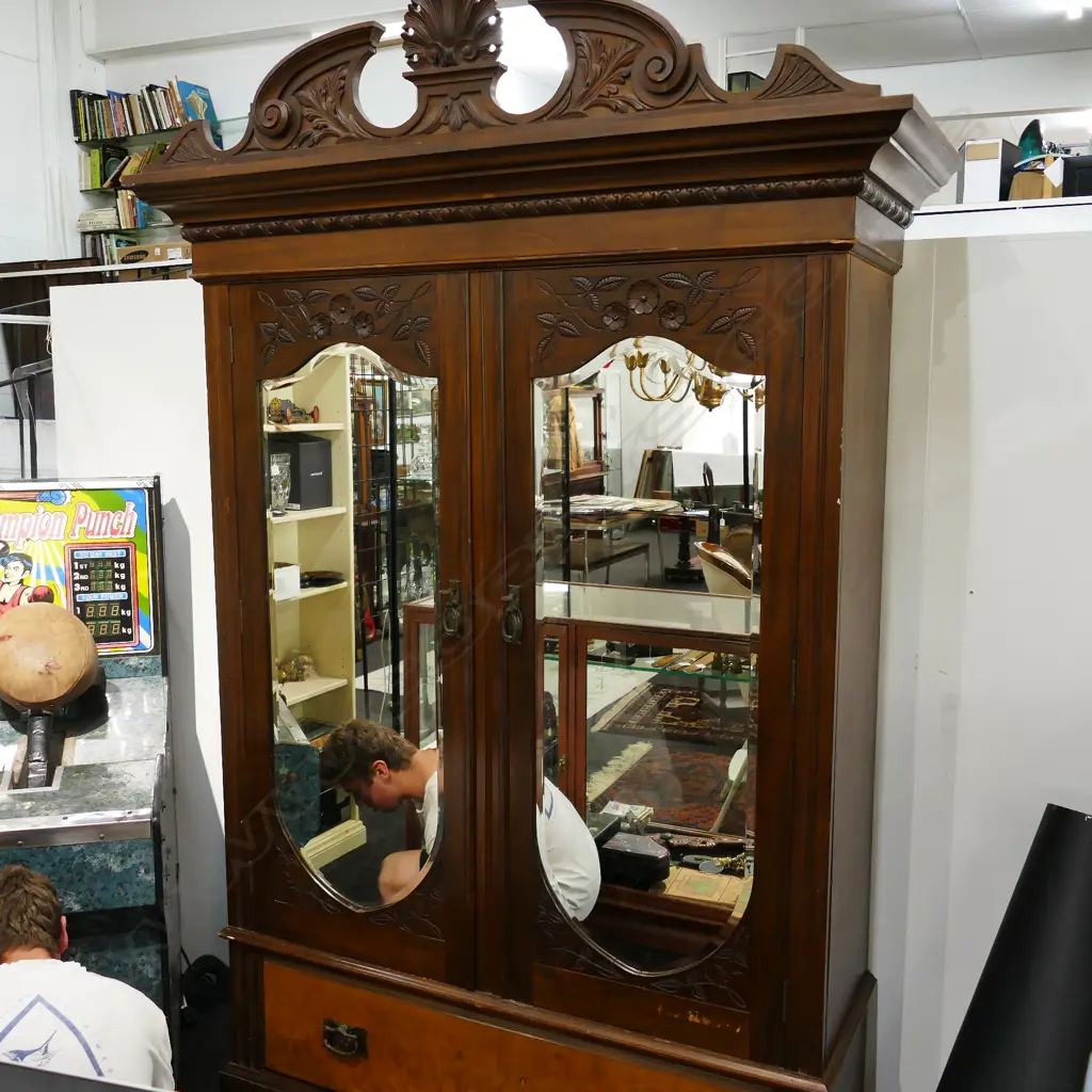 NZ COLONIAL ART NOUVEAU WARDROBE DBLE DOOR Image 1++