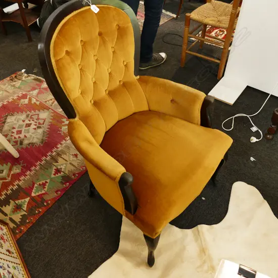 PR OF VICTORIAN STYLE BUTTON BACK CHAIRS