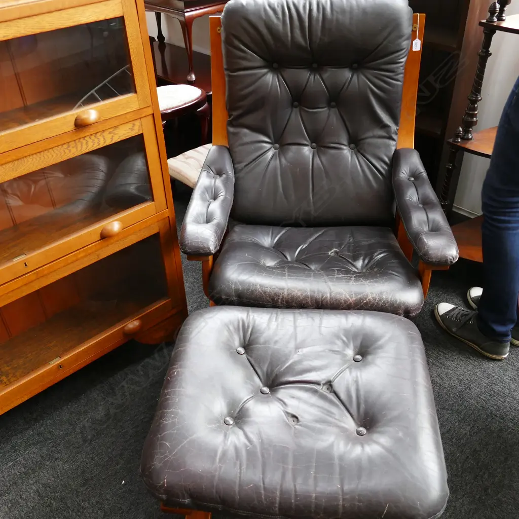 60'S MODERNIST LEATHER CHAIR AND OTTOMAN Image 1++