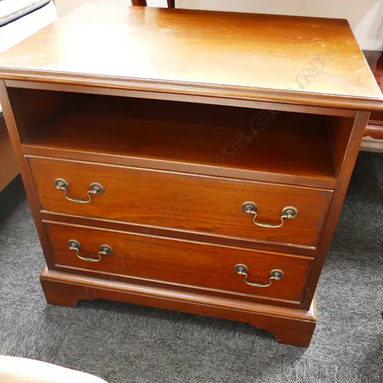 PR OF BEDSIDE CABINETS