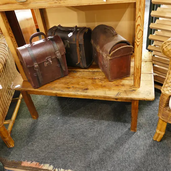 COFFEE TABLE 1100MM L 600MM W 390MM H