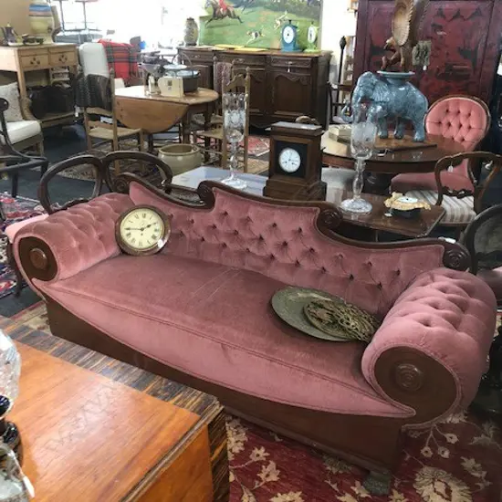 BIEDERMEIER BUTTONBACK COUCH