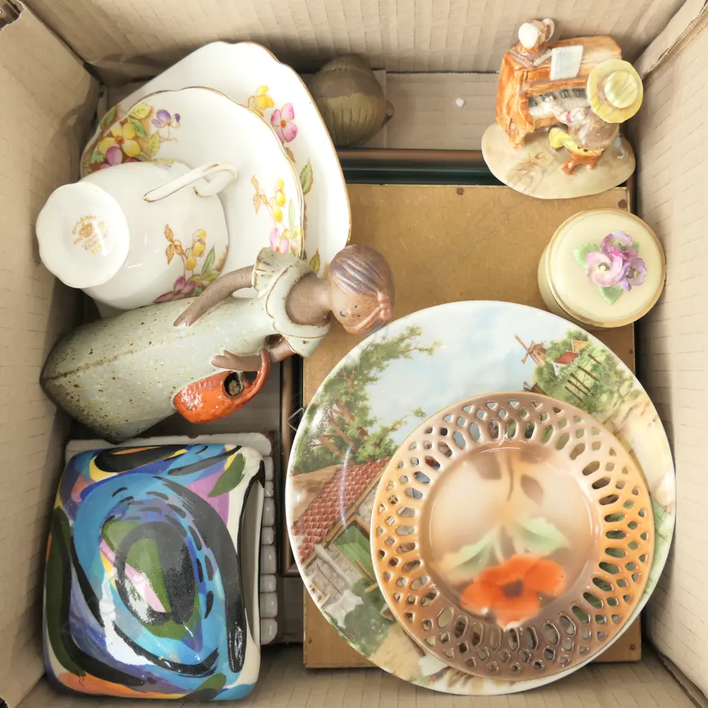 BOX LOT ASST. CHINA / POTTERY Image 1++