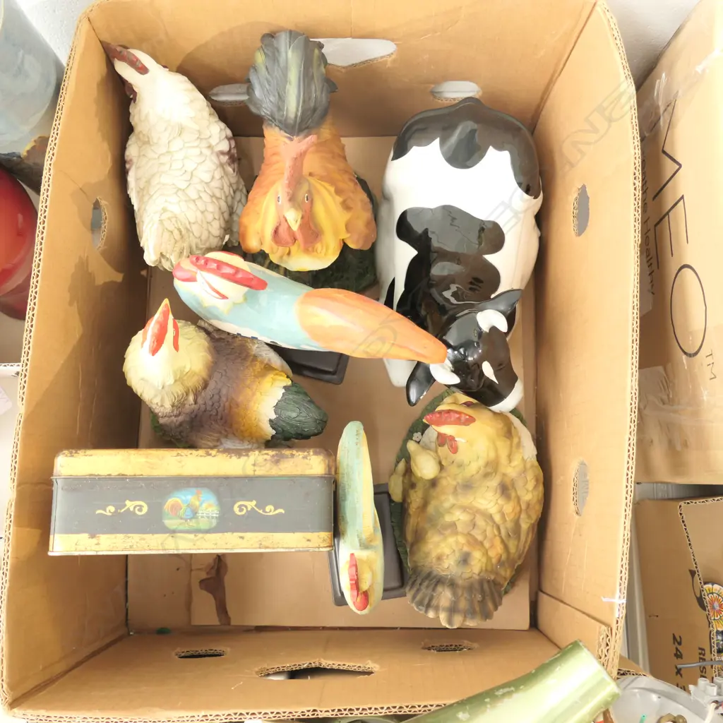 LOT ASST INCL CERAMIC FARM ANIMALS ETC Image 1++