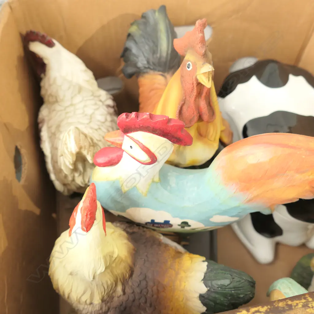 LOT ASST INCL CERAMIC FARM ANIMALS ETC Image 1++