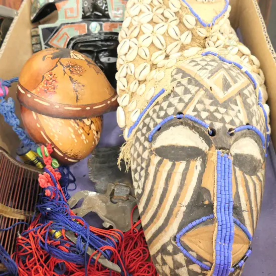 LOT ASST INCL. WORLD MASKS / HORSE BRASSES ETC