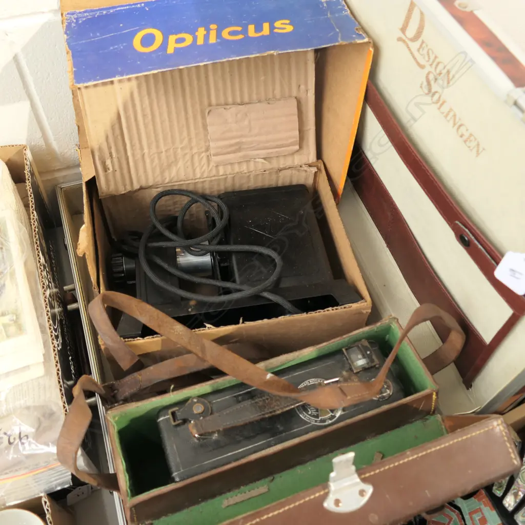 KODAK CINE CAMERA + AGFA OPTICUS IN BRIEF CASE Image 1++