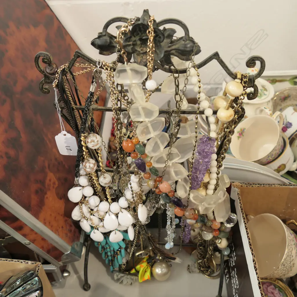 ASST. COSTUME JEWELLERY NECKLACES ON FRAME Image 1++