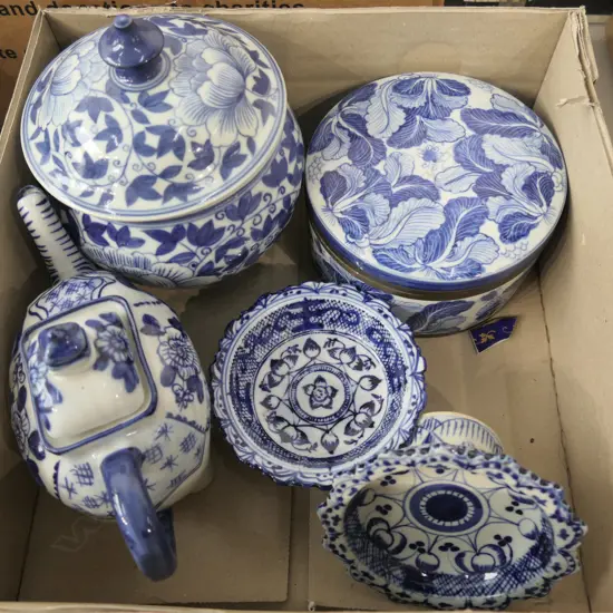 LOT ASST B + W CHINA