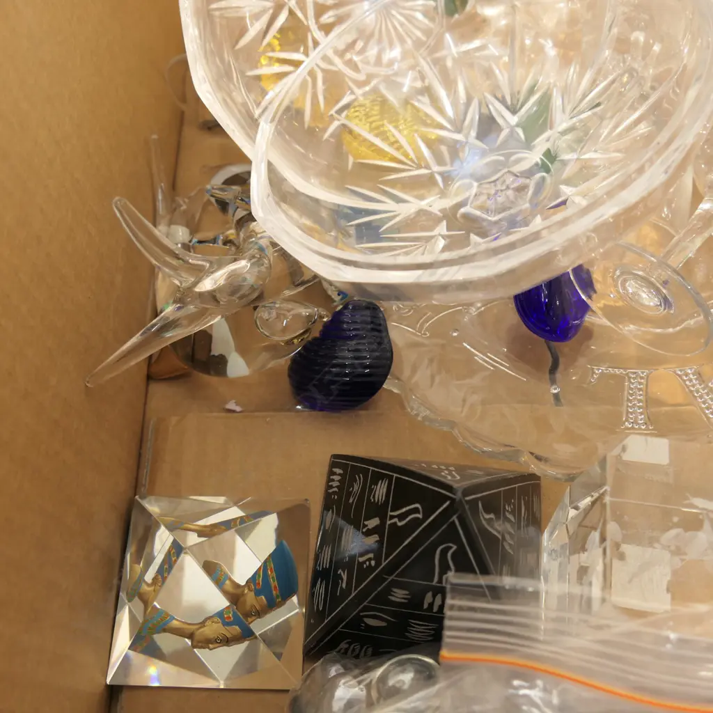 LOT ASST GLASS INCL ROYAL TOUR PLATE ETC. Image 1++