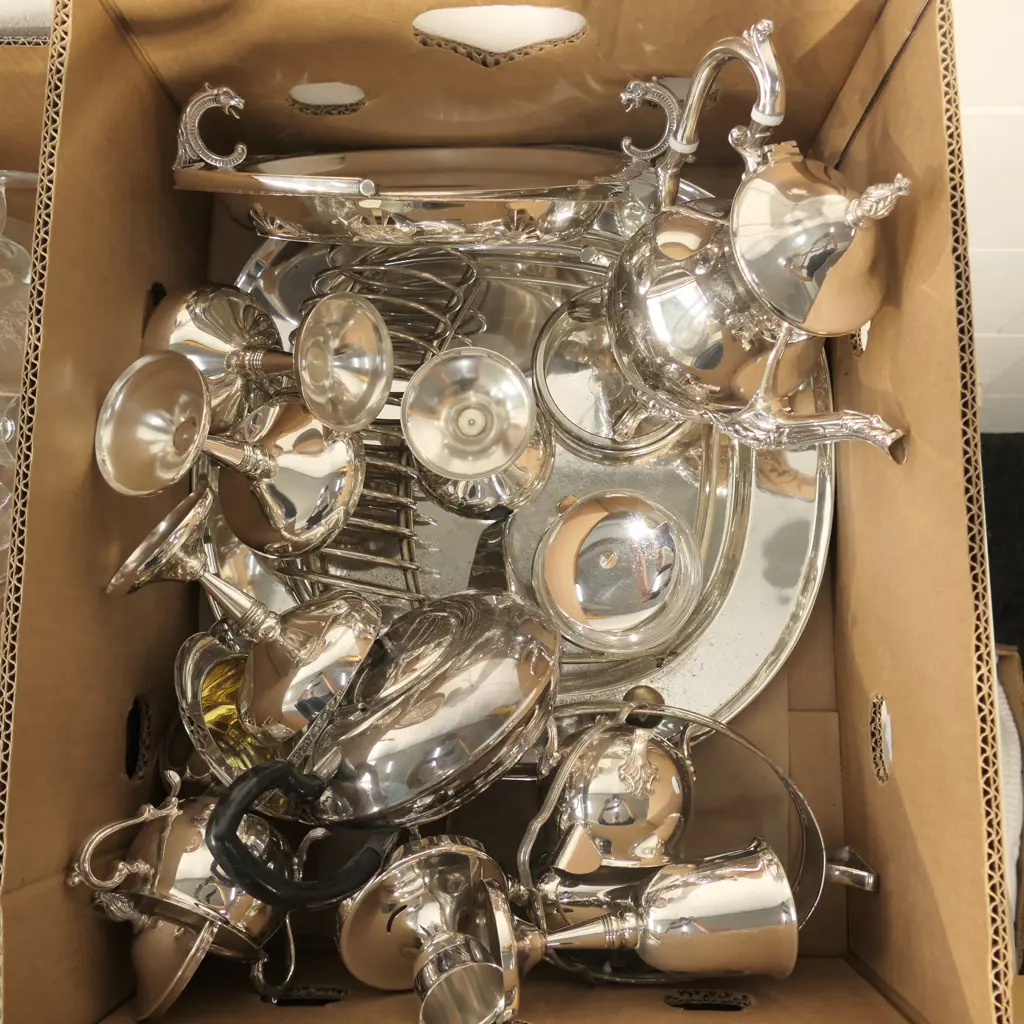 LOT ASST EP WARE /TEA/COFFEE/TRAYS ETC Image 1++