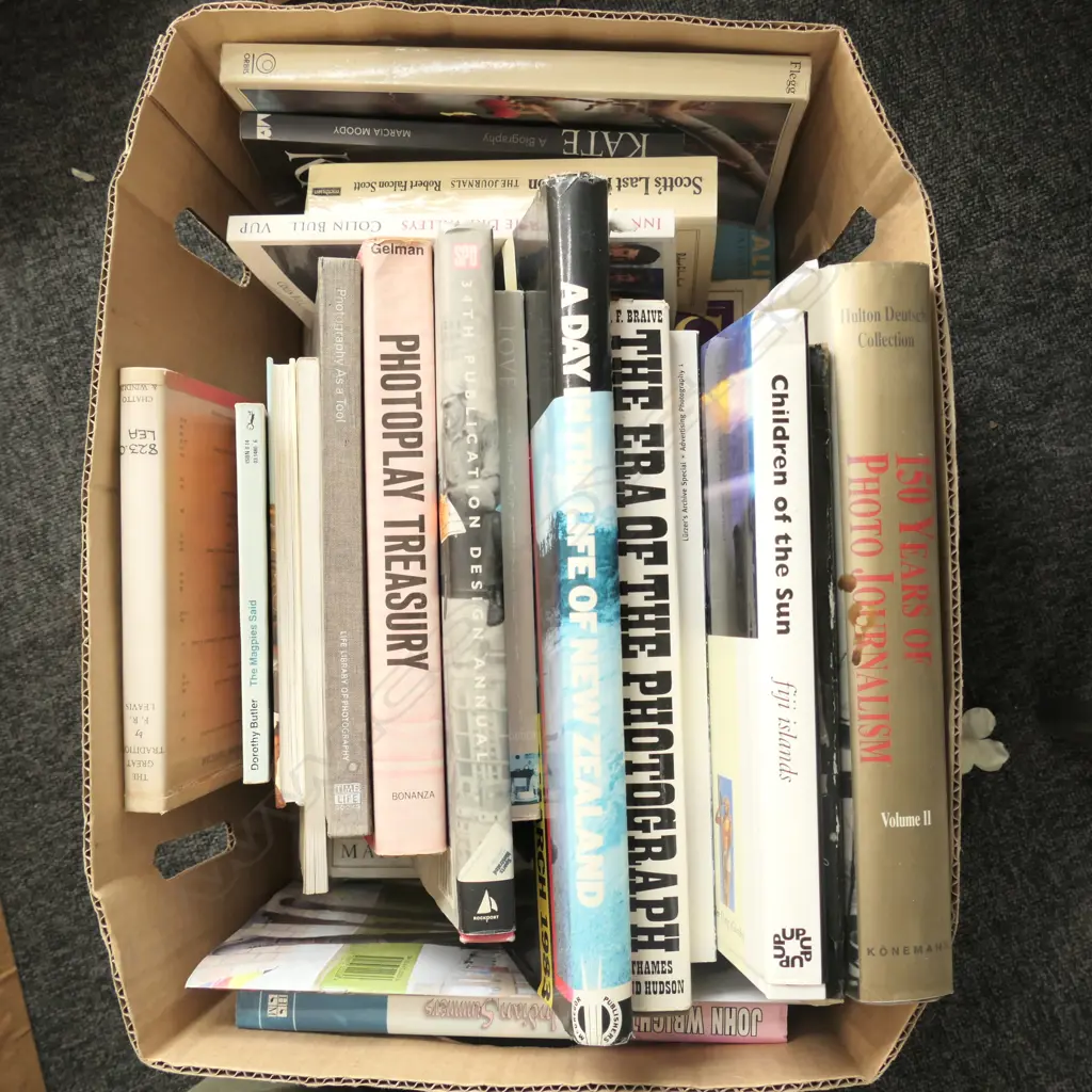 BOX LOT BOOKS, PHOTOGRAPHY INTEREST Image 1++