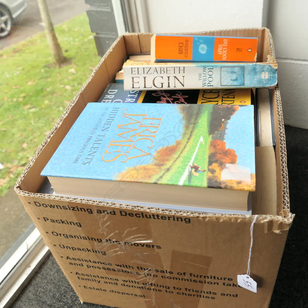 LOT ASST BOOKS Image 1++