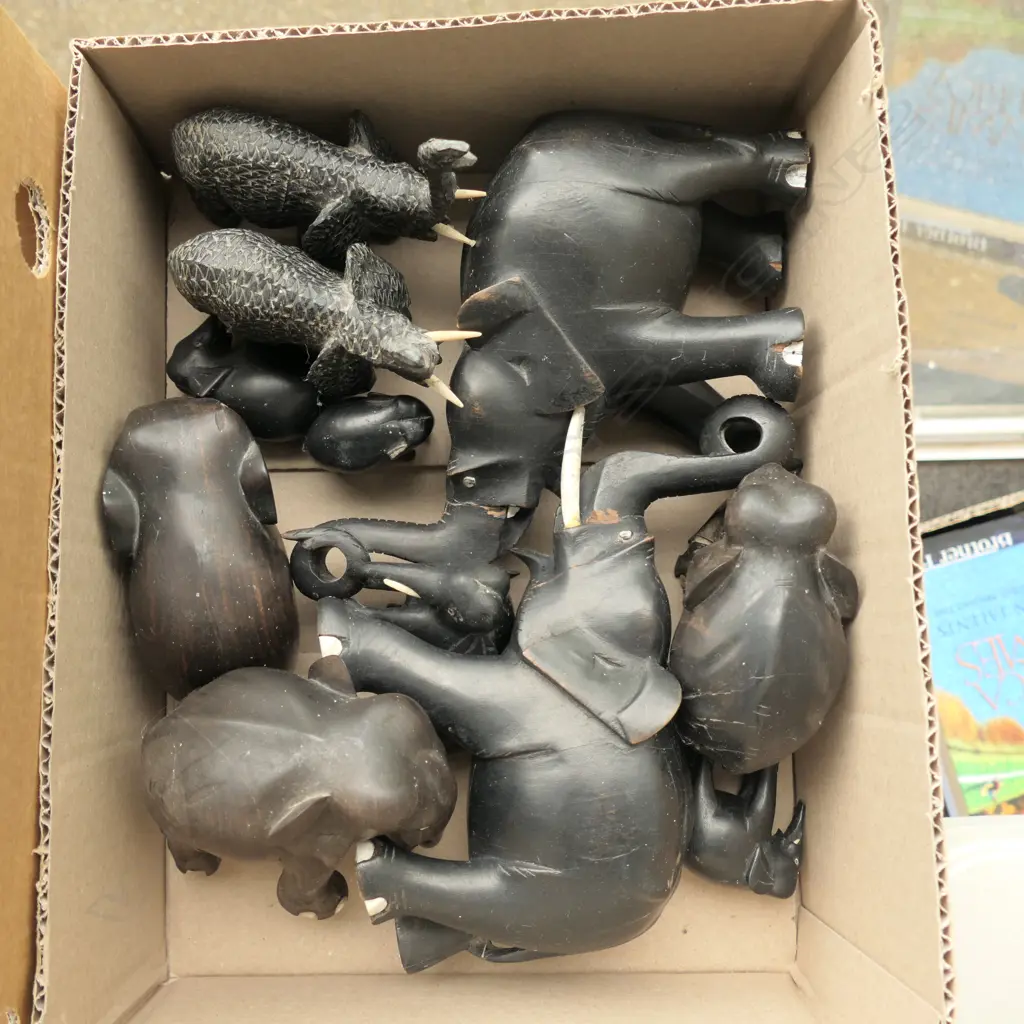 ASST. BLACK WOODEN ELEPHANTS Image 1++