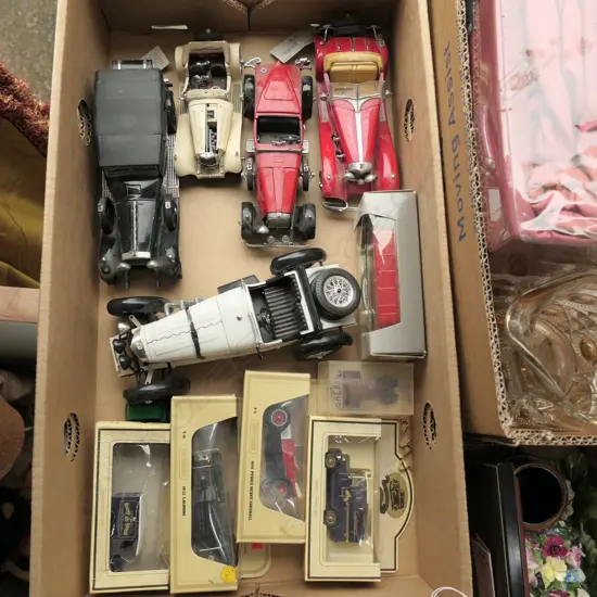 BOX LOT VINTAGE CAR MODELS