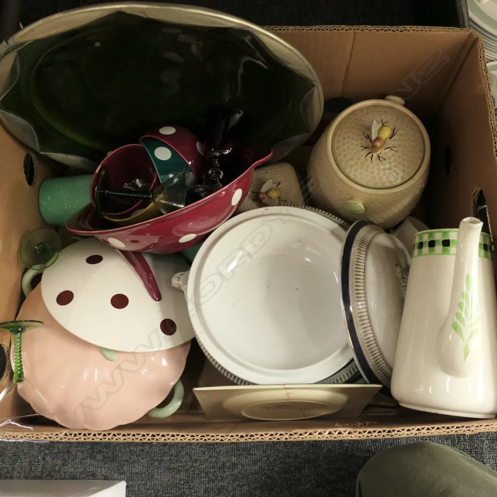 BOX RETRO CHINA, GLASSWARE ETC Image 1++