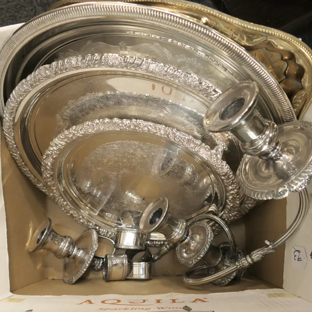LOT EP TRAYS/BRASS/NAPKIN RINGS ETC Image 1++