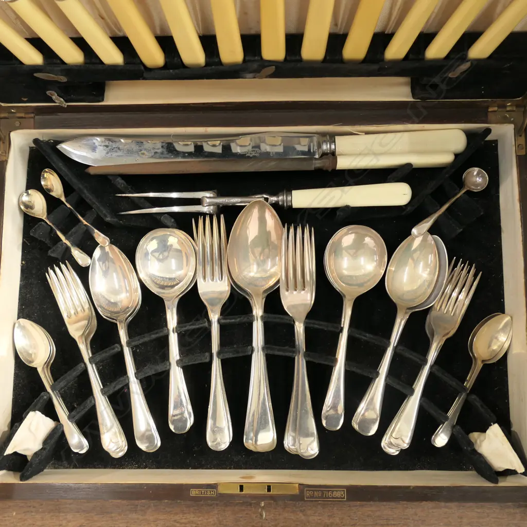 CANTEEN OF CUTLERY Image 1++