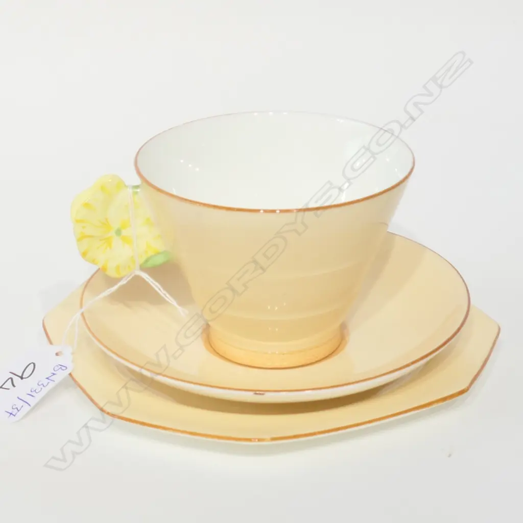 ART DECO PARAGON TRIO WITH PETAL HANDLE Image 1++