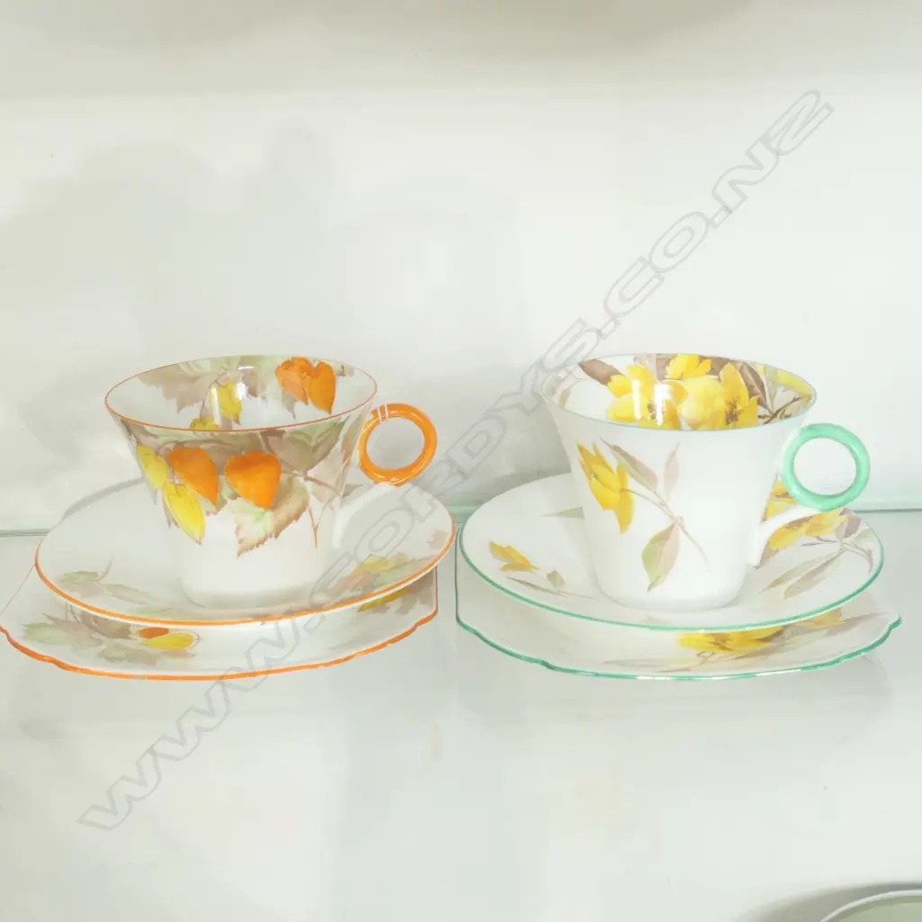 PAIR SHELLY REGENT 'CAPE GOOSEBERRY' TRIOS C. 1934 Image 1++